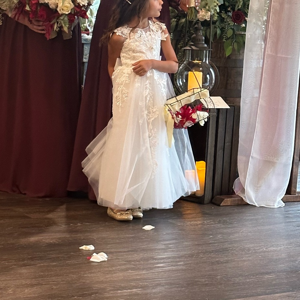 Girls flower dress.
